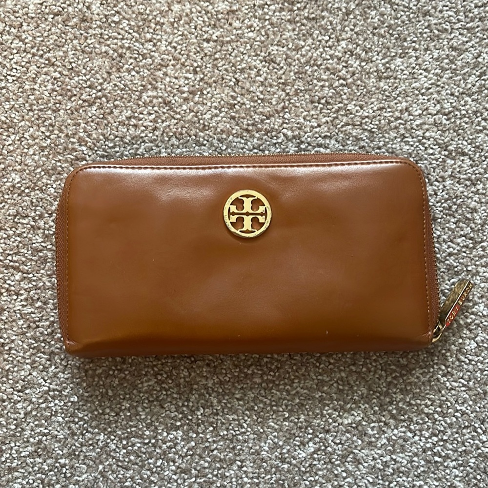 Tory Burch wallet in brown